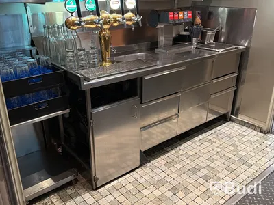 Rostfri serveringsstation