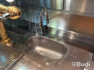 Rostfri serveringsstation