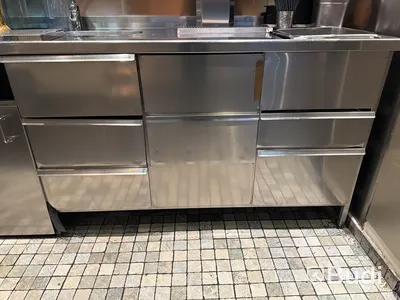 Rostfri serveringsstation