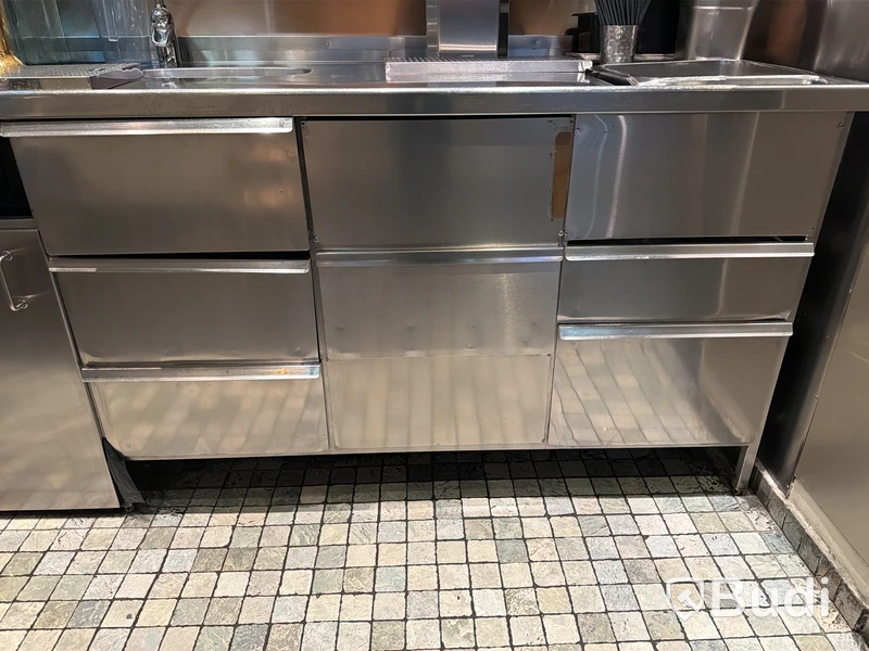 Rostfri serveringsstation