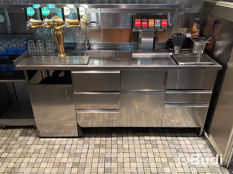 Rostfri serveringsstation