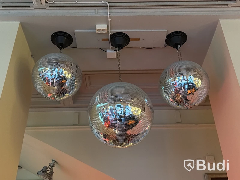 Discokulor, tre st, med motorer
