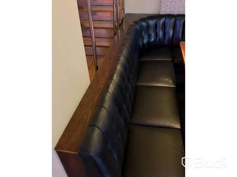 Dubbel sektion med soffbås, upphöjt med bord, Vilax