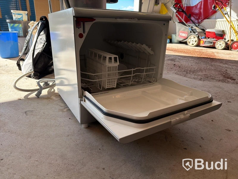 Bänkdiskmaskin Electrolux ESF2410 – kompakt & smidig