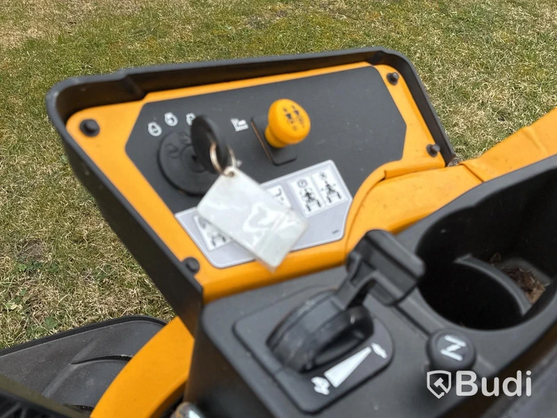 Gräsklippare Cub Cadet XZ5 Ultima - 2024