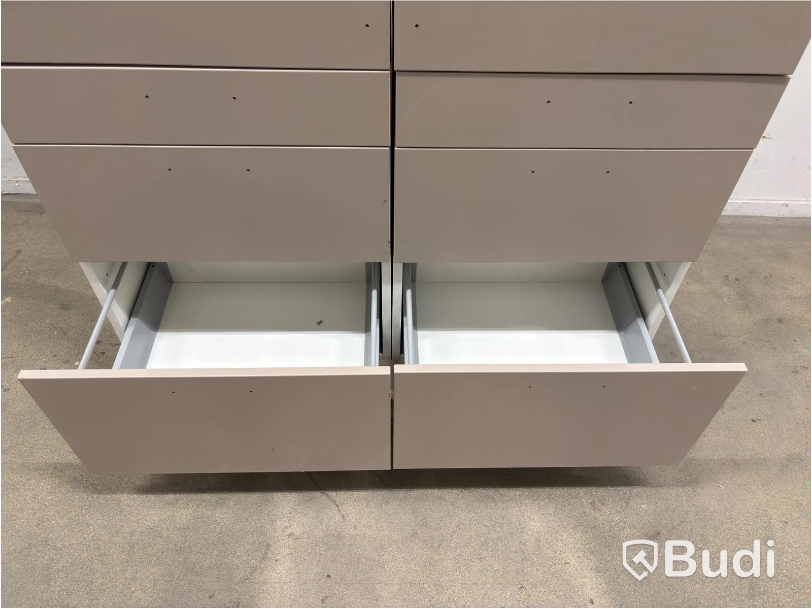 Kitchen cabinets & drawers