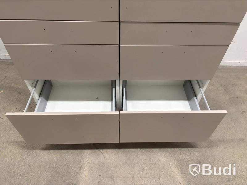 Kitchen cabinets & drawers