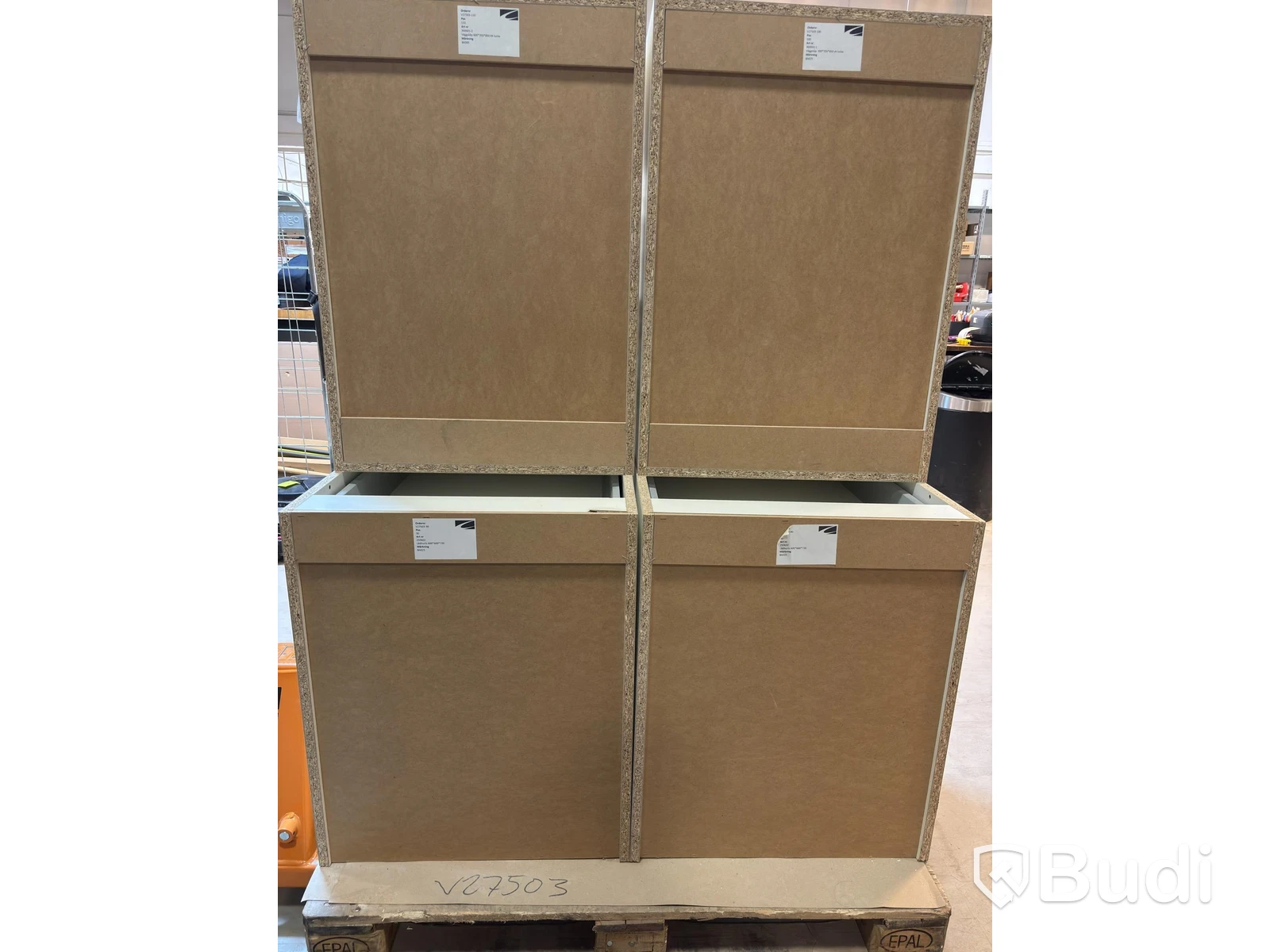 Kitchen cabinets & drawers