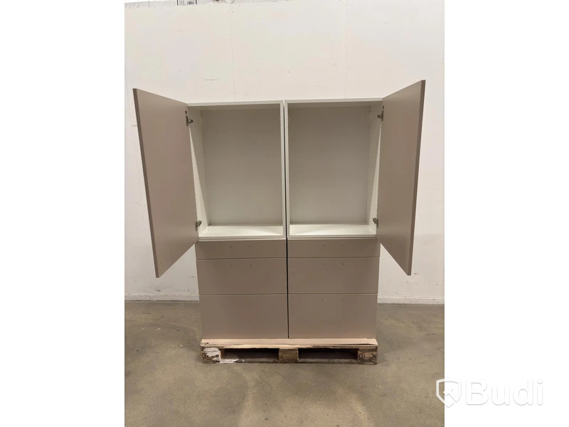 Kitchen cabinets & drawers