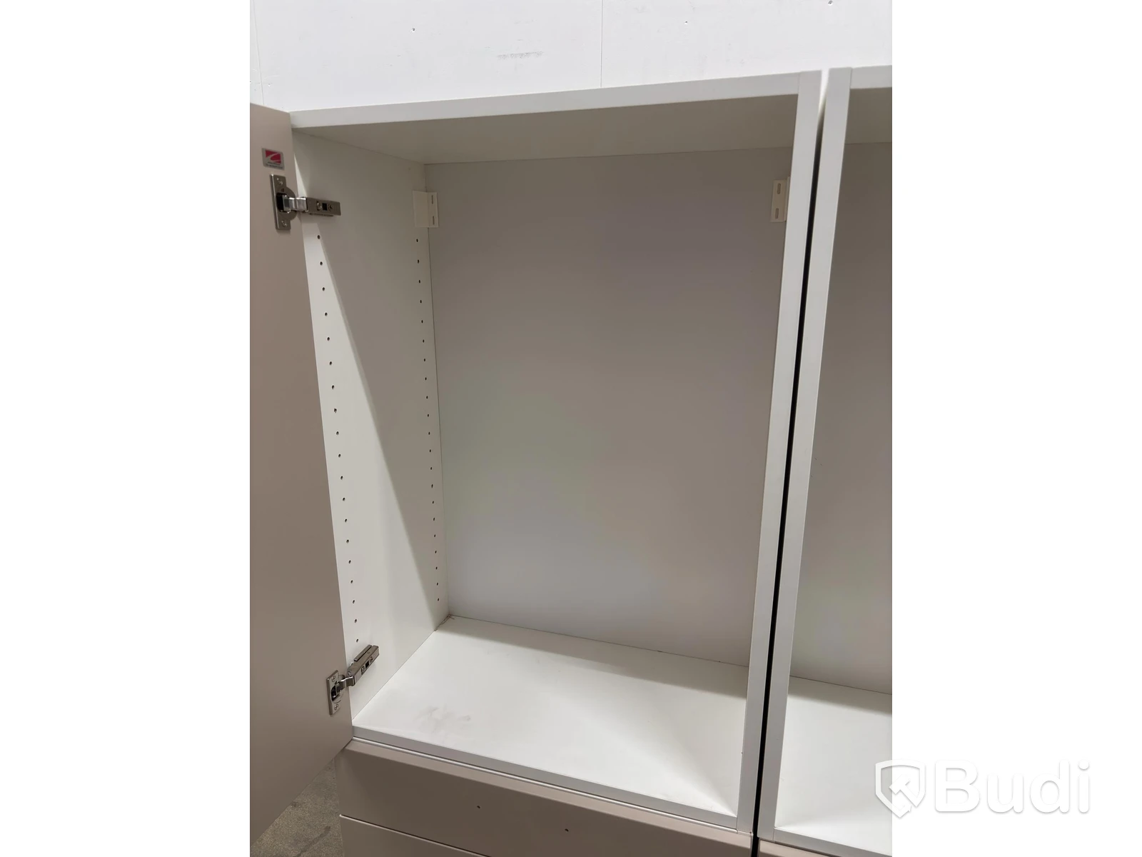 Kitchen cabinets & drawers