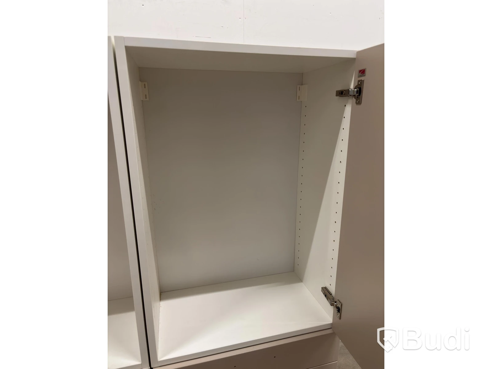 Kitchen cabinets & drawers
