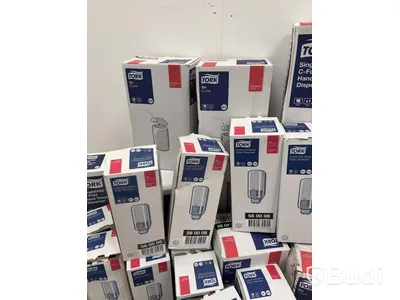 Lot of assorted bathroom products