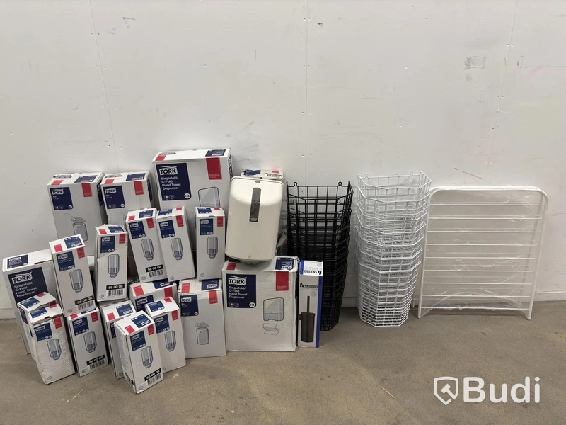 Lot of assorted bathroom products