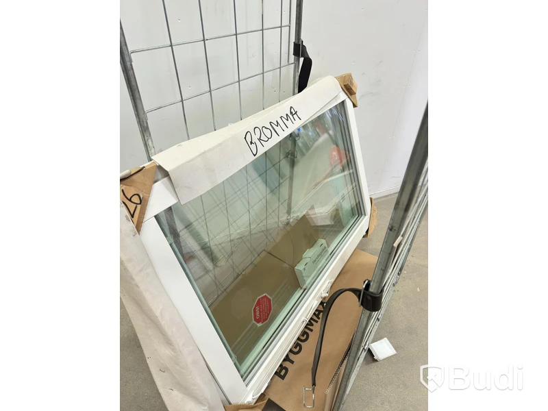 2 windows, Svenskafönster 860x1310 and Trarydfönster 870x1335