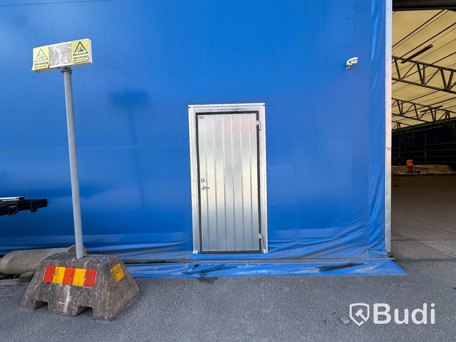Industrial tent / warehouse hall – approx. 30 x 32 metres – Snow load class 2 – Dehumidifier included