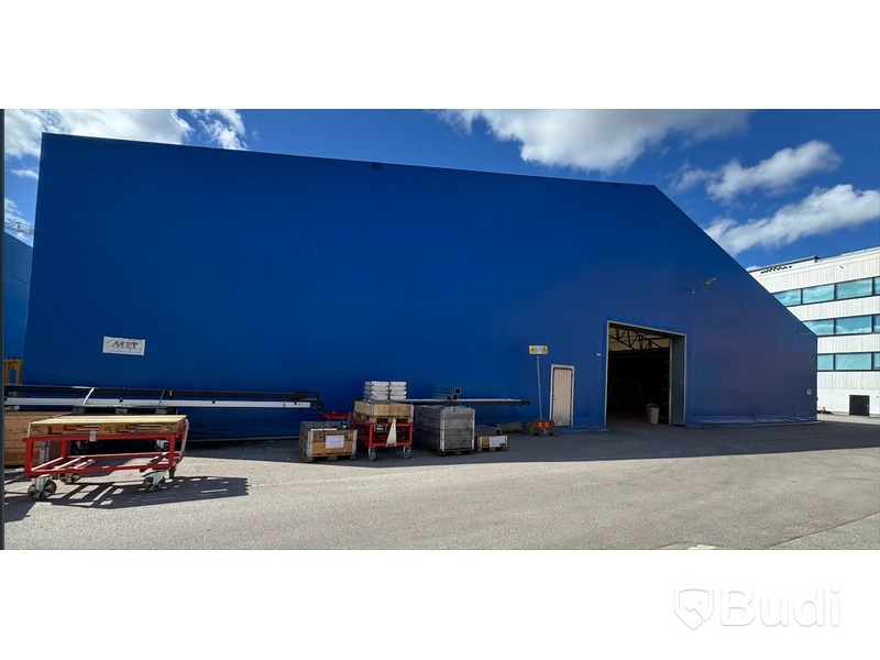 Industrial tent / warehouse hall – approx. 30 x 32 metres – Snow load class 2 – Dehumidifier included