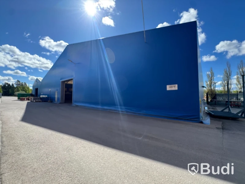 Industrial tent / warehouse hall – approx. 30 x 32 metres – Snow load class 2 – Dehumidifier included