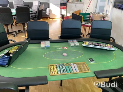 Pokerbord 2st, 75-tums TV, stolar m.m. Stort s-parti!