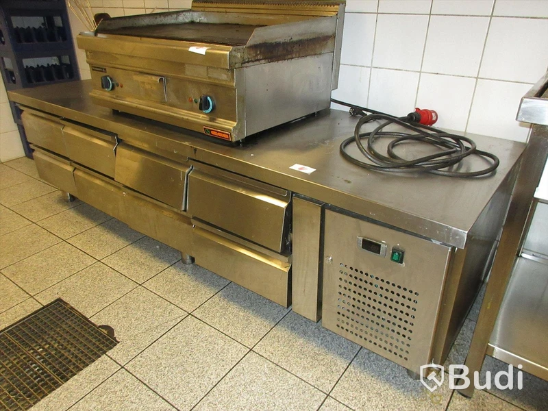 Kylbänk 8 lådor, b 224 cm, d 70 cm, h 65 cm
