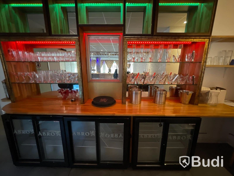 Parti glas samt sparbössa Jack Daniels