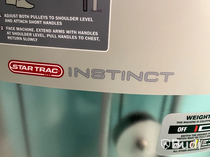 Multimaskin Star Trac Instinct med div redskap, se bild Omstartad pga felbud.