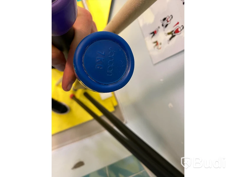 3st Powerbars samt stretchpinne. Vikter på powerbars är 4,5 och 7 kg