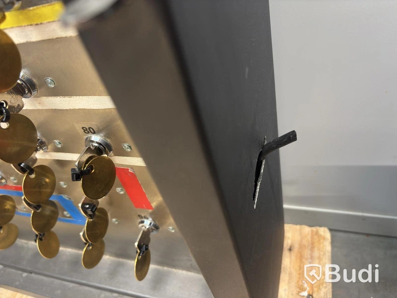 2 SAM electronic key cabinets