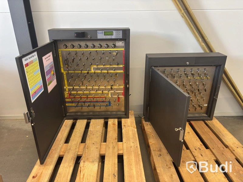 2 SAM electronic key cabinets