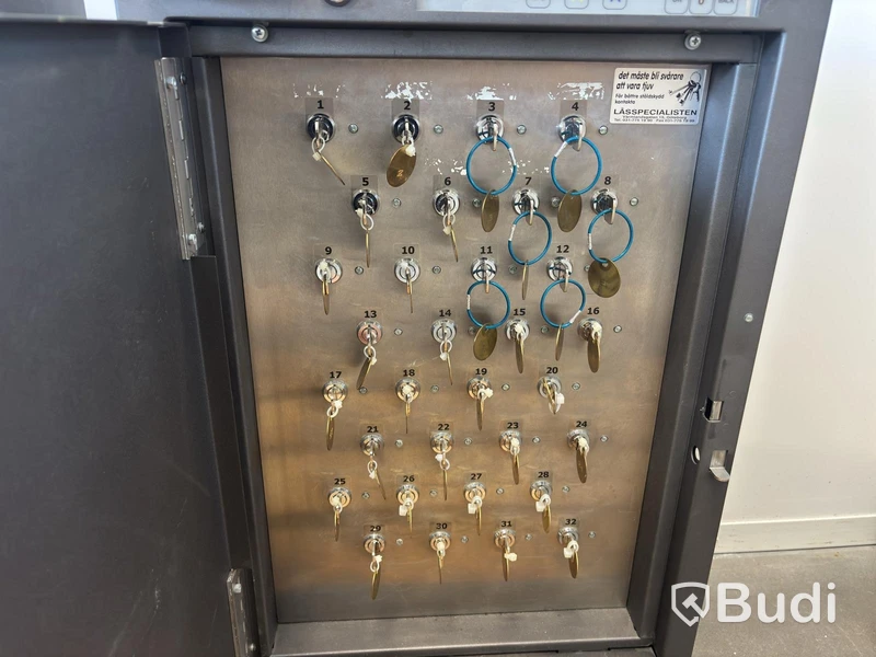 2 SAM electronic key cabinets