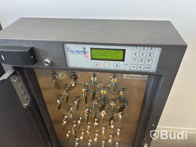 2 SAM electronic key cabinets