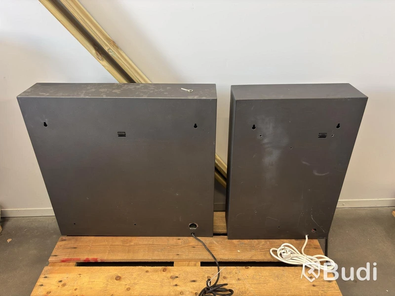 2 SAM electronic key cabinets