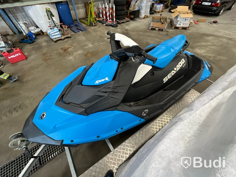 Sea-Doo Spark 2017, blå Längd (m): 2,79 Motorbåt