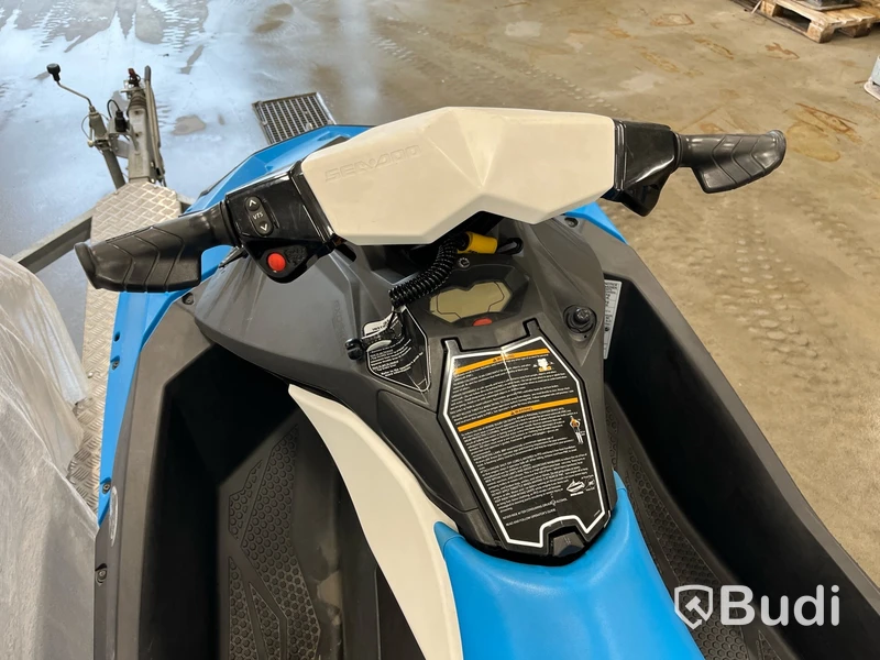 Sea-Doo Spark 2017, blå Längd (m): 2,79 Motorbåt