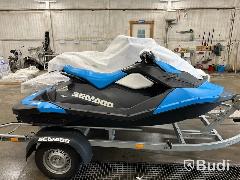 Sea-Doo Spark 2017, blå Längd (m): 2,79 Motorbåt