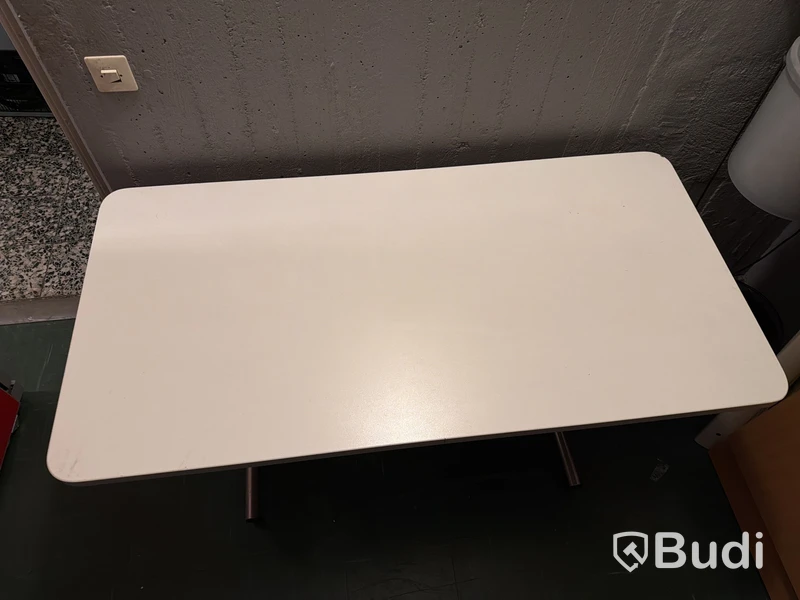 2 st. Skrivbord vit laminat, kromben