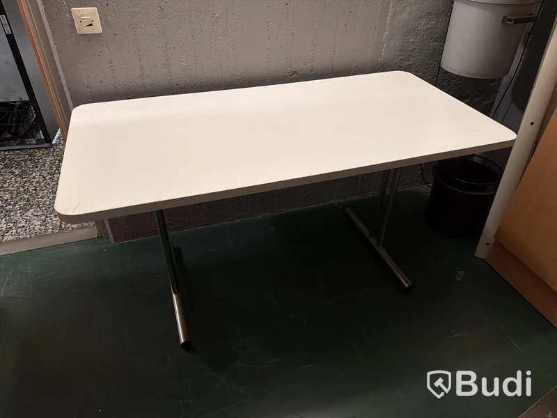 2 st. Skrivbord vit laminat, kromben