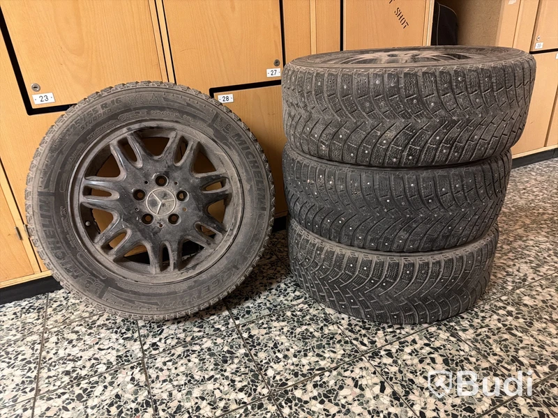 Hjul Mercedes, 225/55 R16, dubbdäck