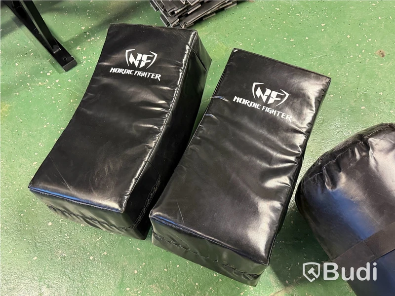 2 st kickshields samt uppercutsäck, Nordic Fighter