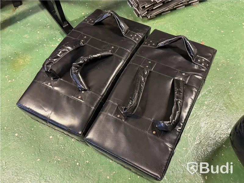 2 st kickshields samt uppercutsäck, Nordic Fighter