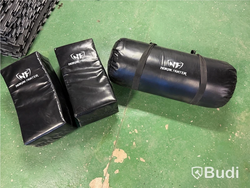2 st kickshields samt uppercutsäck, Nordic Fighter