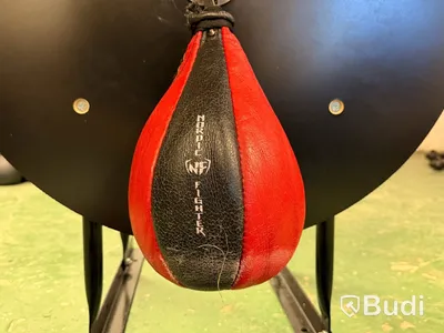 Päronboll med väggstativ, Nordic Fighter, samt speedball, Brute