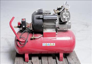 Kompressor - Herkules 450/10/50 Obs! Saknar hjul