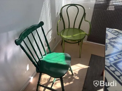 Kitchen utensils and dining table, etc.