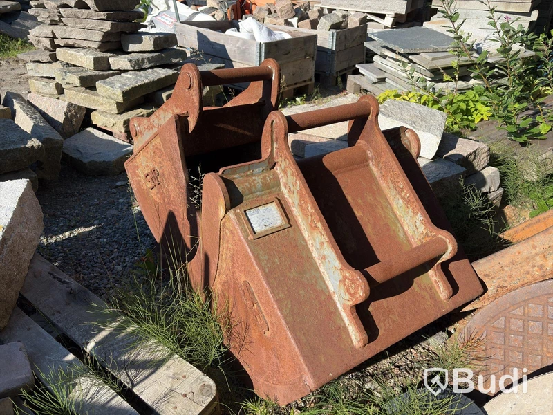 2 Excavator Buckets, Deep Buckets, S45