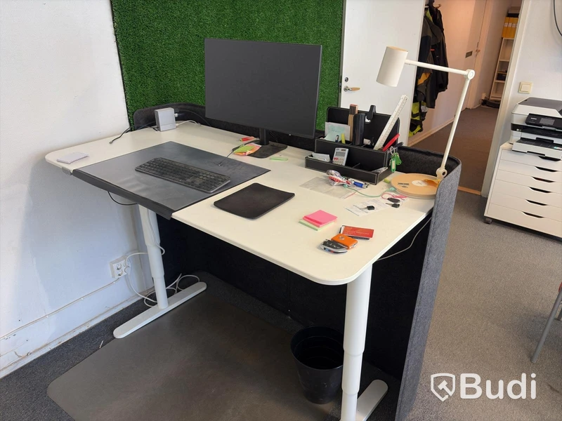 Office lot with furniture and equipment