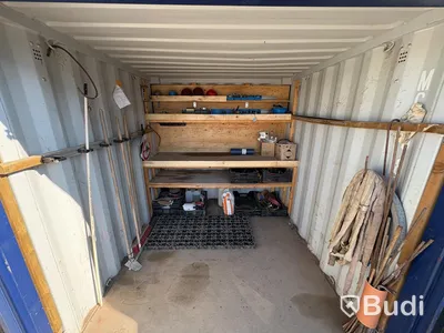 8-fots container, med innehåll
