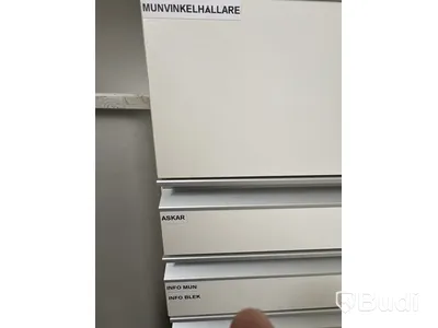 Inredning och tandläkarinventarier, skåp med tillbehör