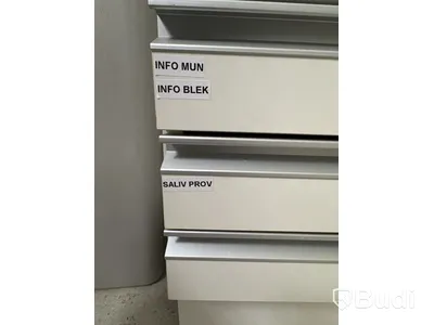 Inredning och tandläkarinventarier, skåp med tillbehör