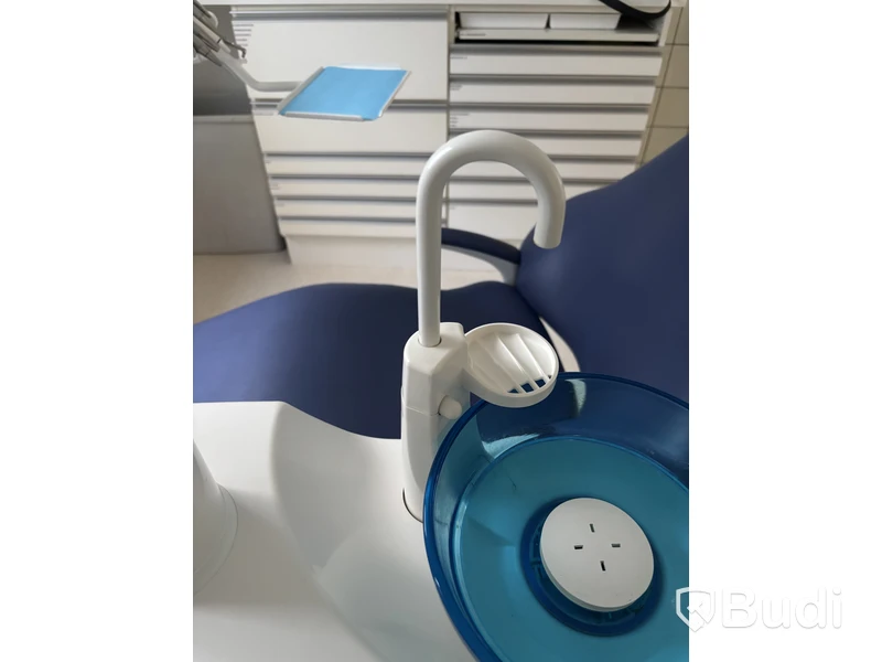 Dental chair PLANMECA COMPACT i with instrument unit and operating light