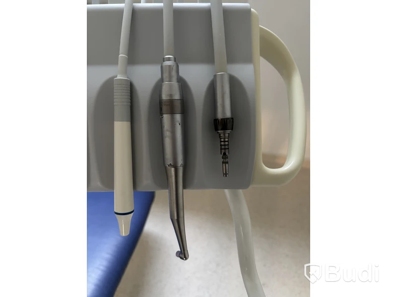 Dental chair PLANMECA COMPACT i with instrument unit and operating light